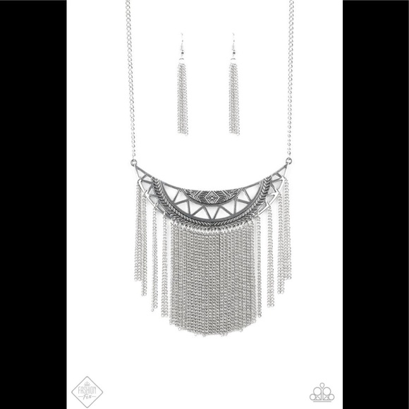 ✨3 for $10✨ Silver necklace